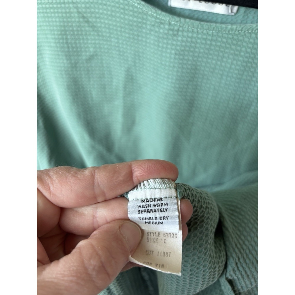 Cut Loose Women's 1X Rayon Long SLV Tunic Green Textured Minimalist Lagenlook - Picture 5 of 6